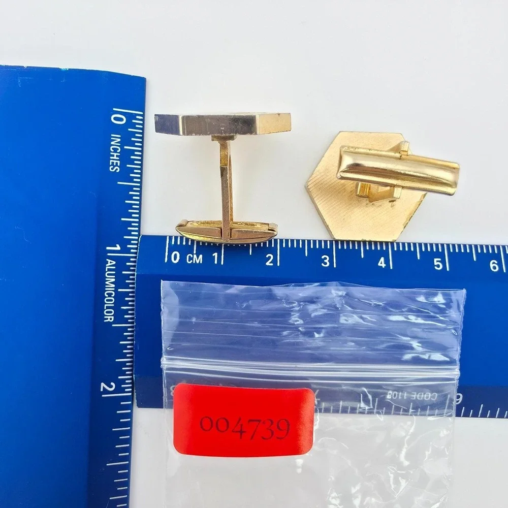 Vtg PAT. PEND. Cufflinks Hexagon Central Circle Bezel Texture Brushed Gold Tone